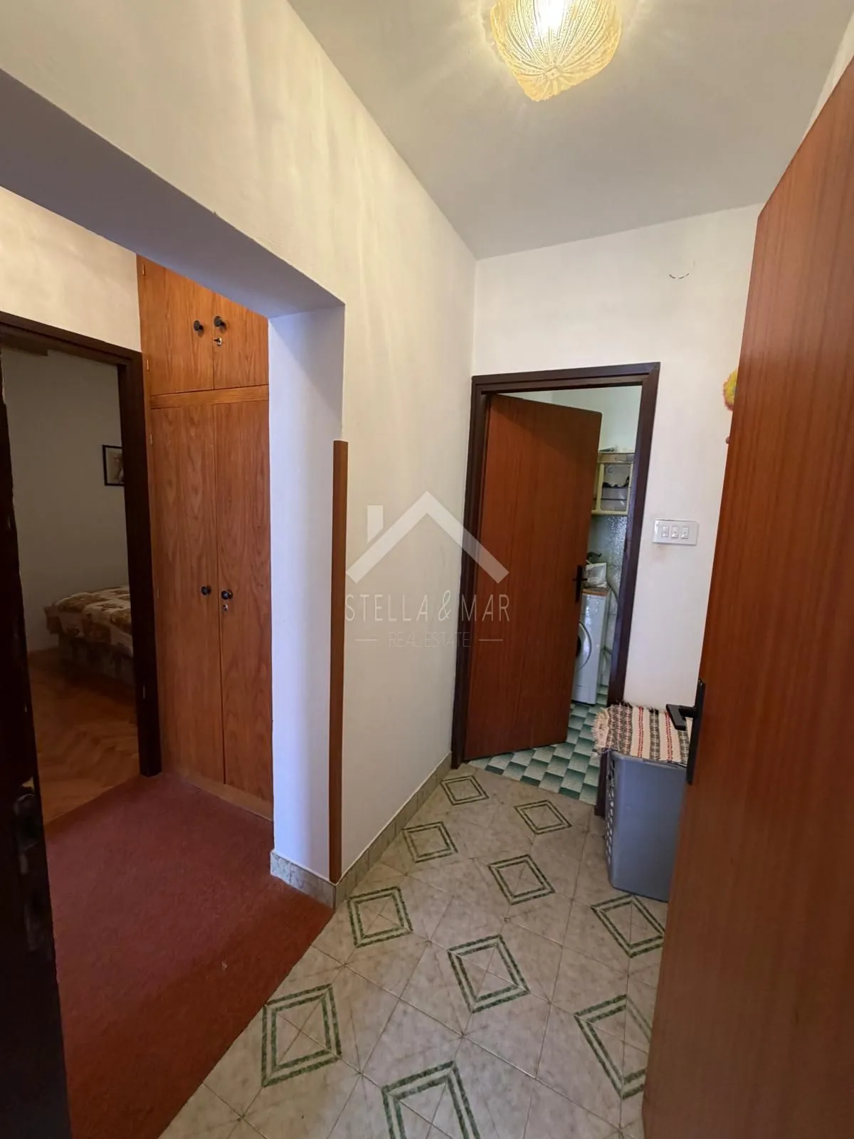 kuća sa 3 stana, prostrana parcela, centar - vir - slika 12