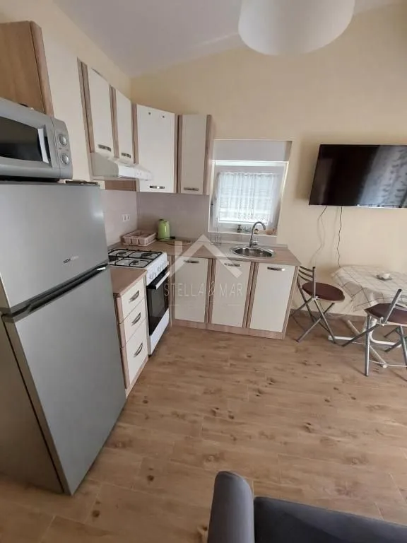 rezervirano kuća sa 4 apartmana - vir - slika 13