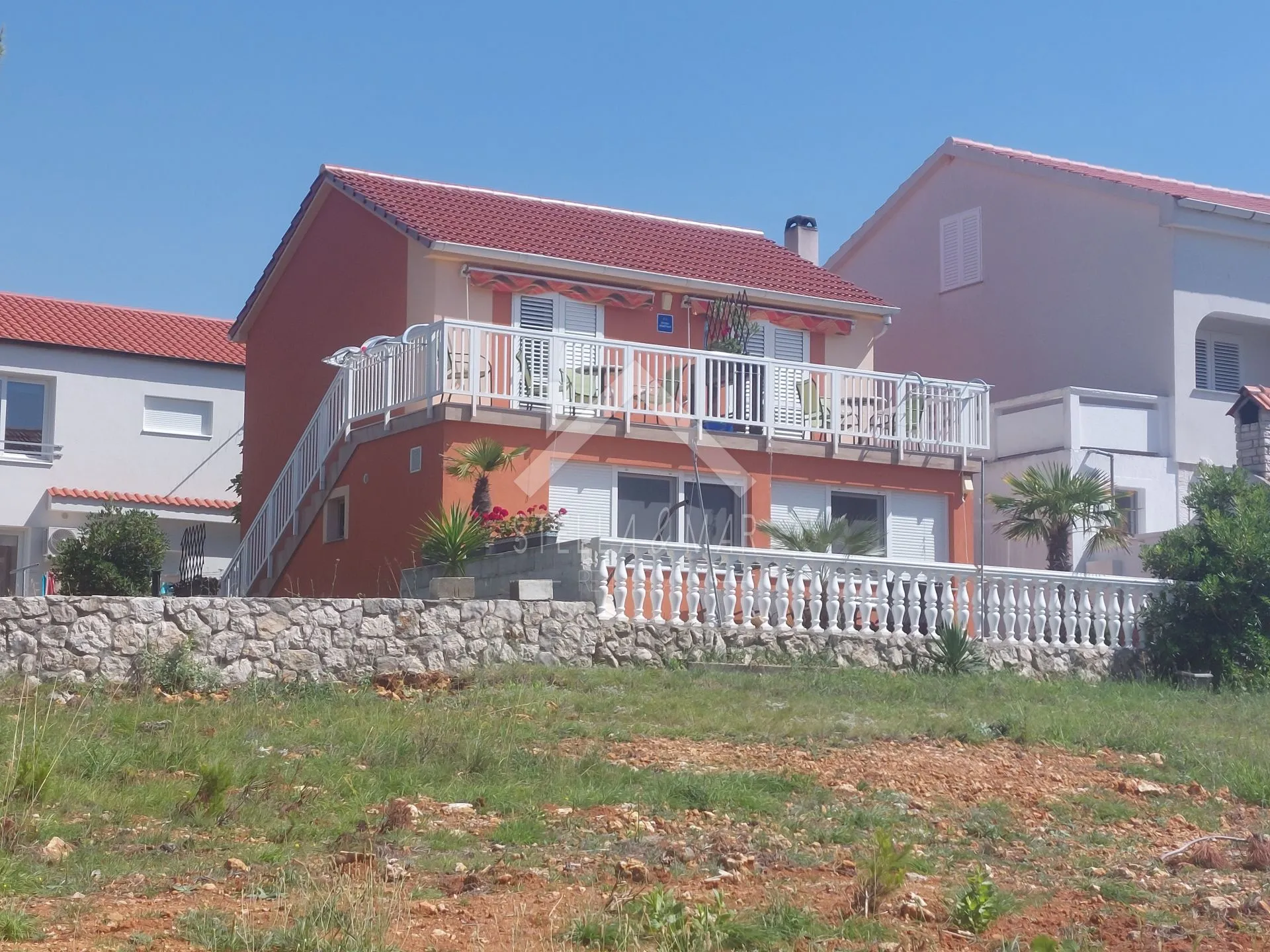 prilika kuća sa 3 apartmana , pogled na more - vir - slika 3