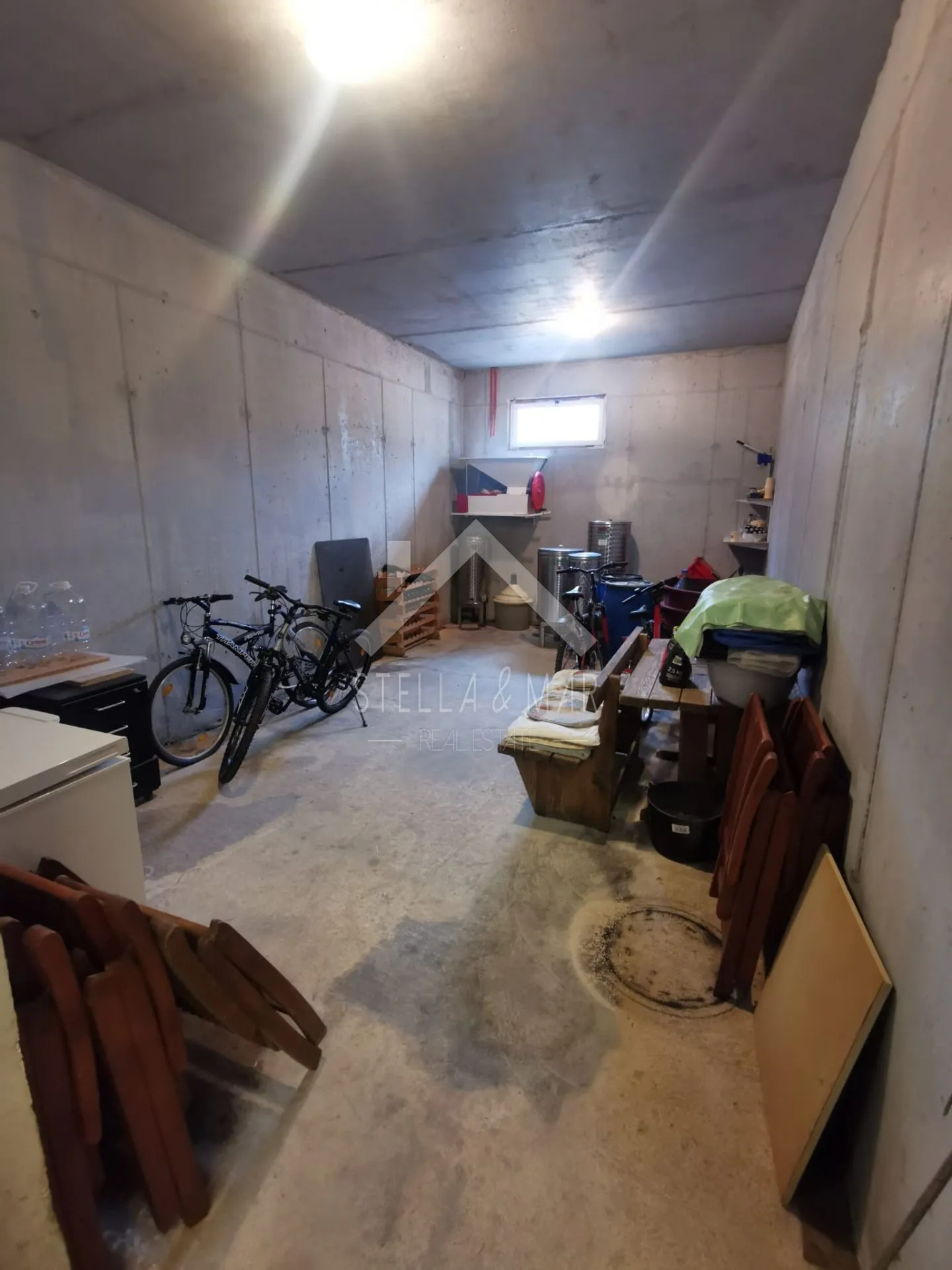 kuća sa 5 apartmana, garaža, podrum - vir, centar - slika 50