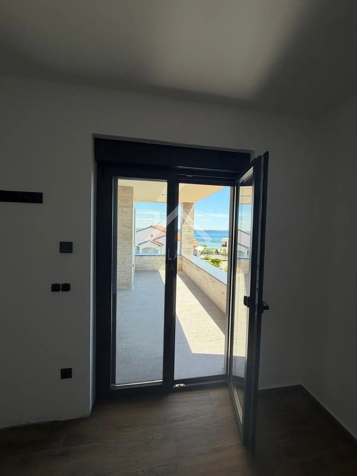 trosobni apartman pored plaže - vir - slika 2