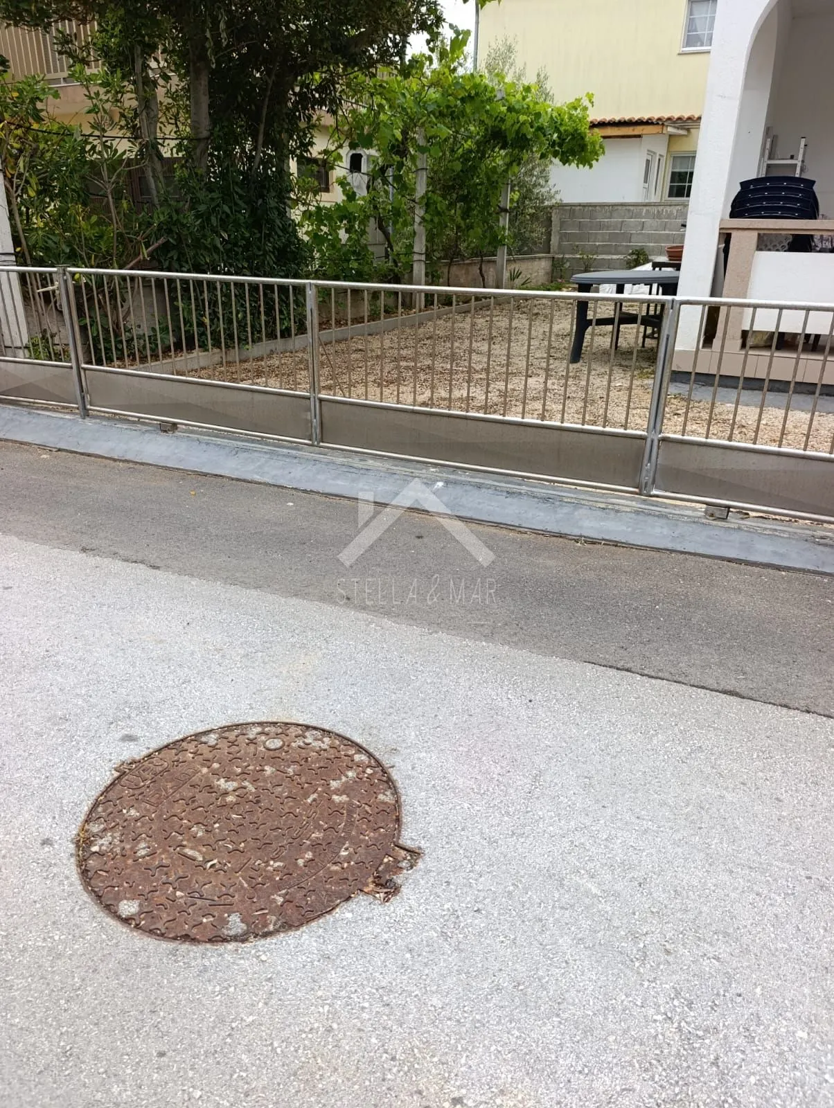 kuća sa dva apartmana, blizina mora - vir - slika 4