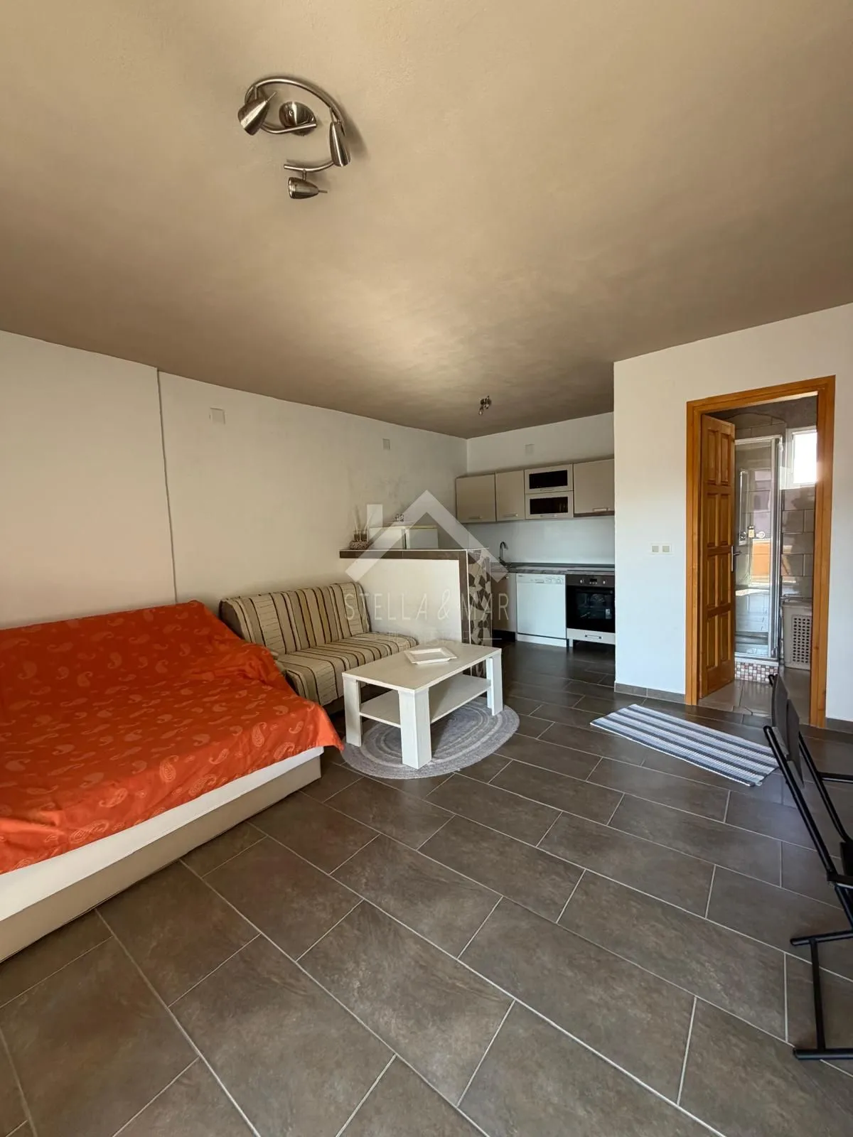 kuća sa 3 apartmana i garažom 350m do mora - vir - slika 11