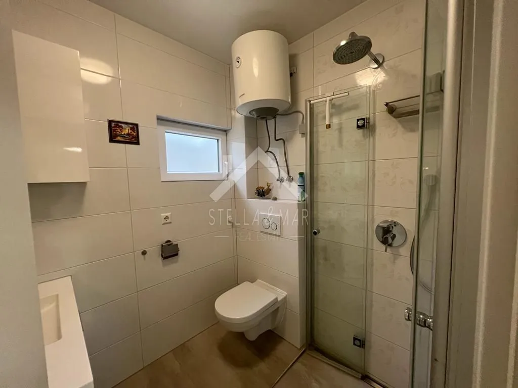 kuća sa 4 apartmana sa pogledom na more - vir - slika 28