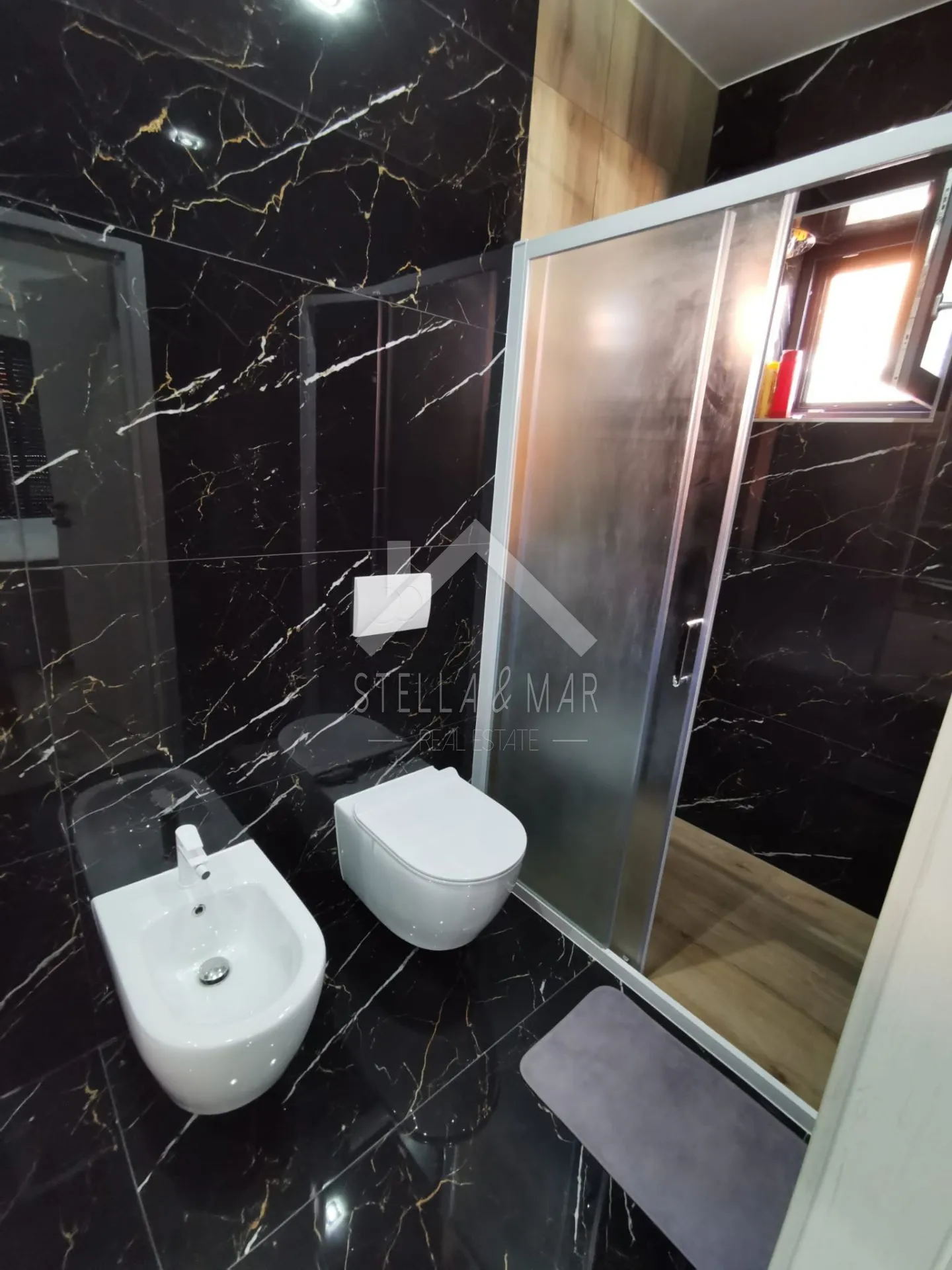 luksuzna villa sa bazenom u centru - vir - slika 35