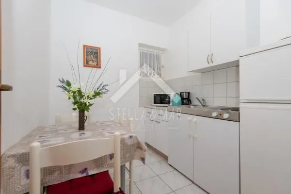 apartmanska kuća, velika okućnica 80m do mora - privlaka - slika 12