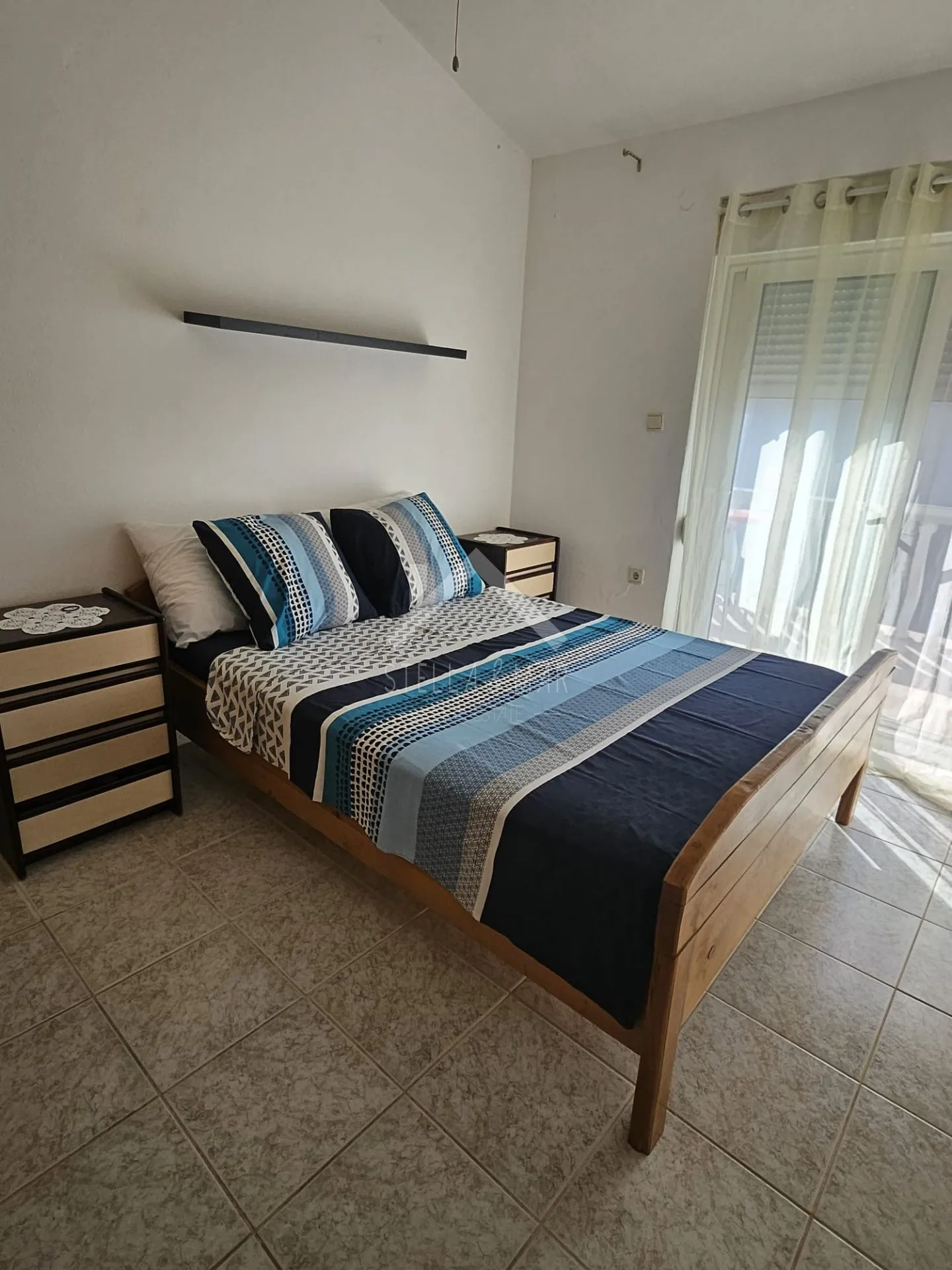 kuća u nizu sa dva apartmana - vir - slika 14