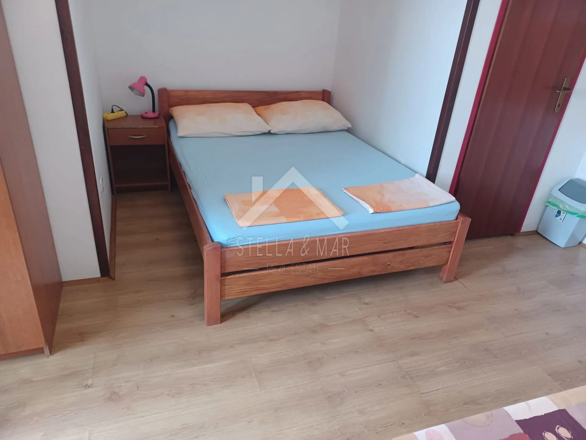kuća sa 6 apartmana 1. red do mora - vir - slika 6