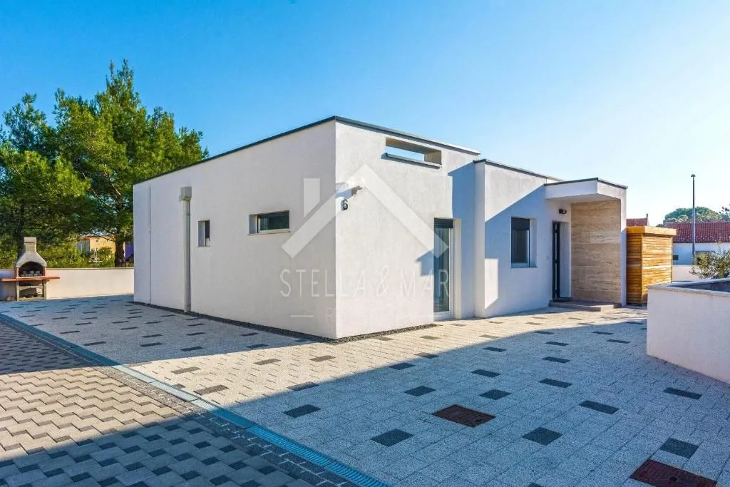vila sa bazenom, dva apartmana - vir - slika 32