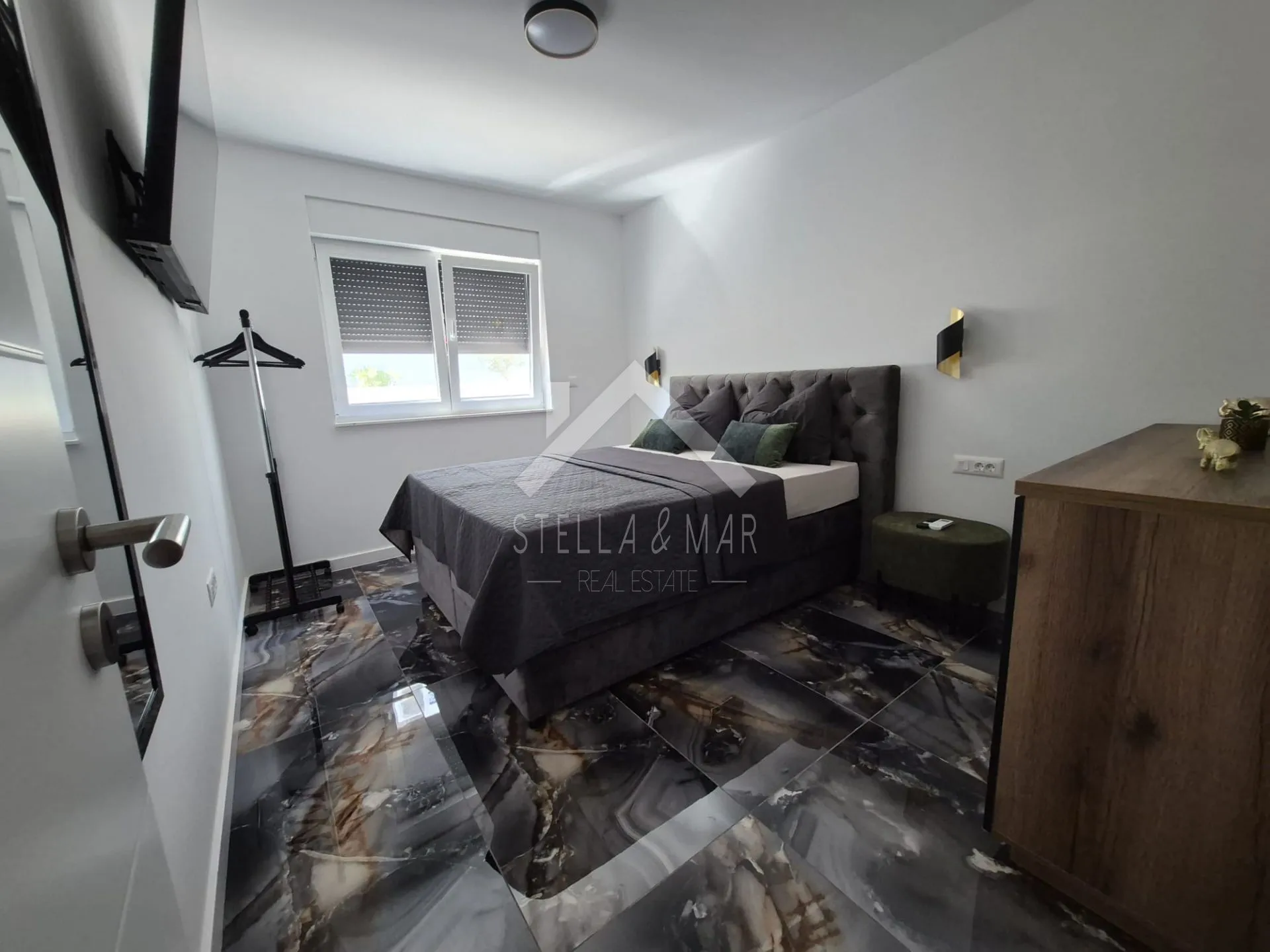 trosobni apartman, namješten, novogradnja - vir - slika 21