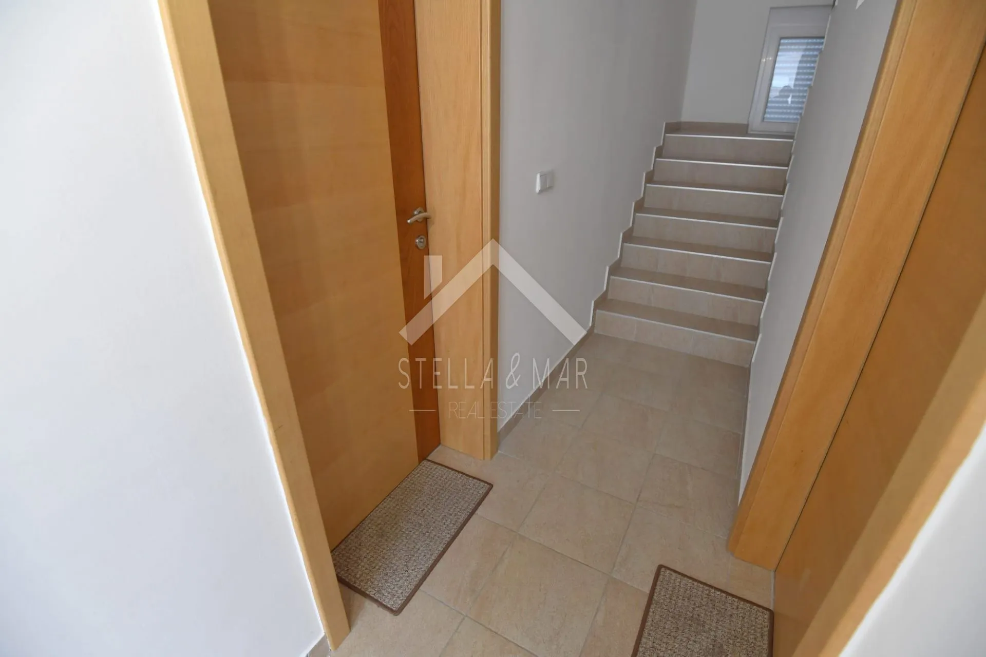 samostojeća kuća sa 5 apartmana - vir - slika 6