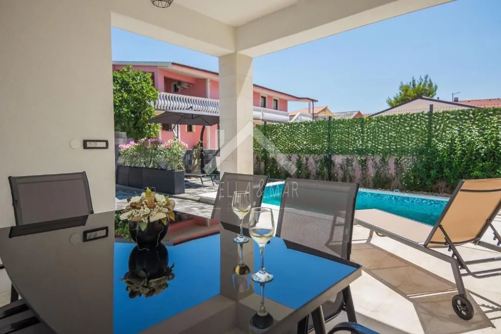 villa sa bazenom, miran predio - vir - slika 6