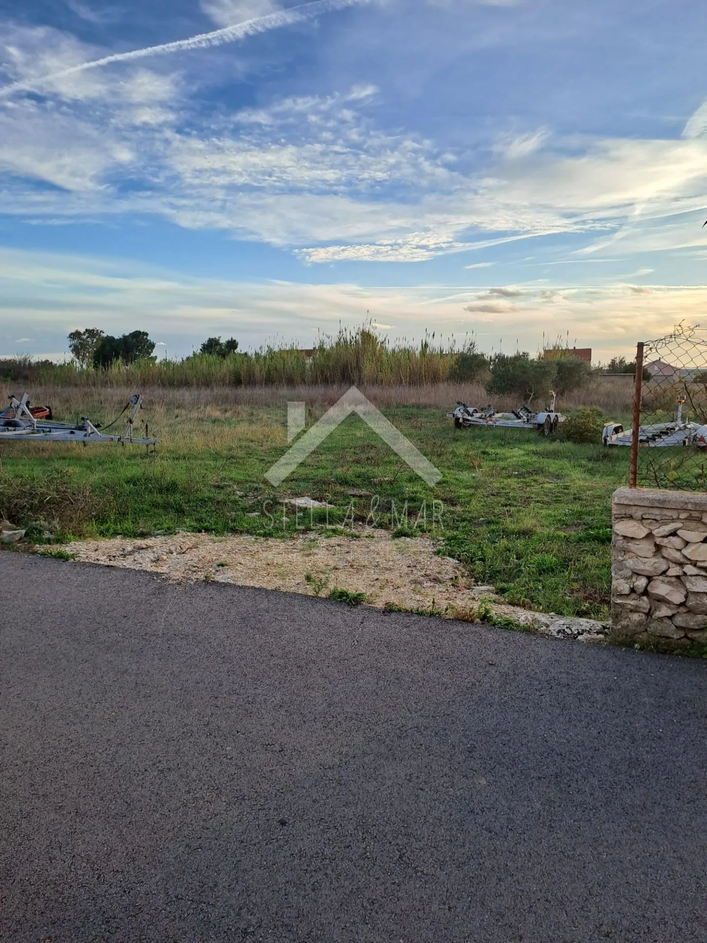 građevinsko zemljište, blizina centra - vrsi - slika 2
