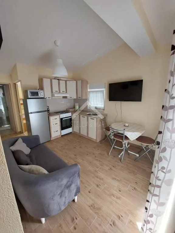 rezervirano kuća sa 4 apartmana - vir - slika 11