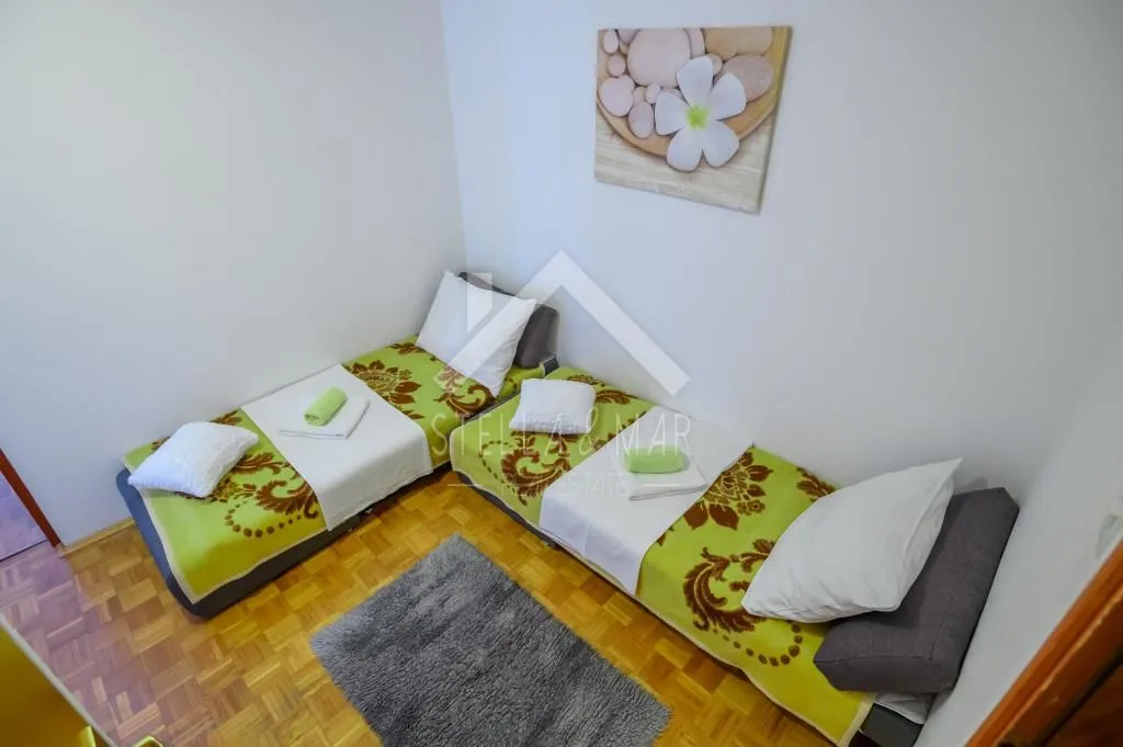 apartmanska kuća, velika okućnica 80m do mora - privlaka - slika 26