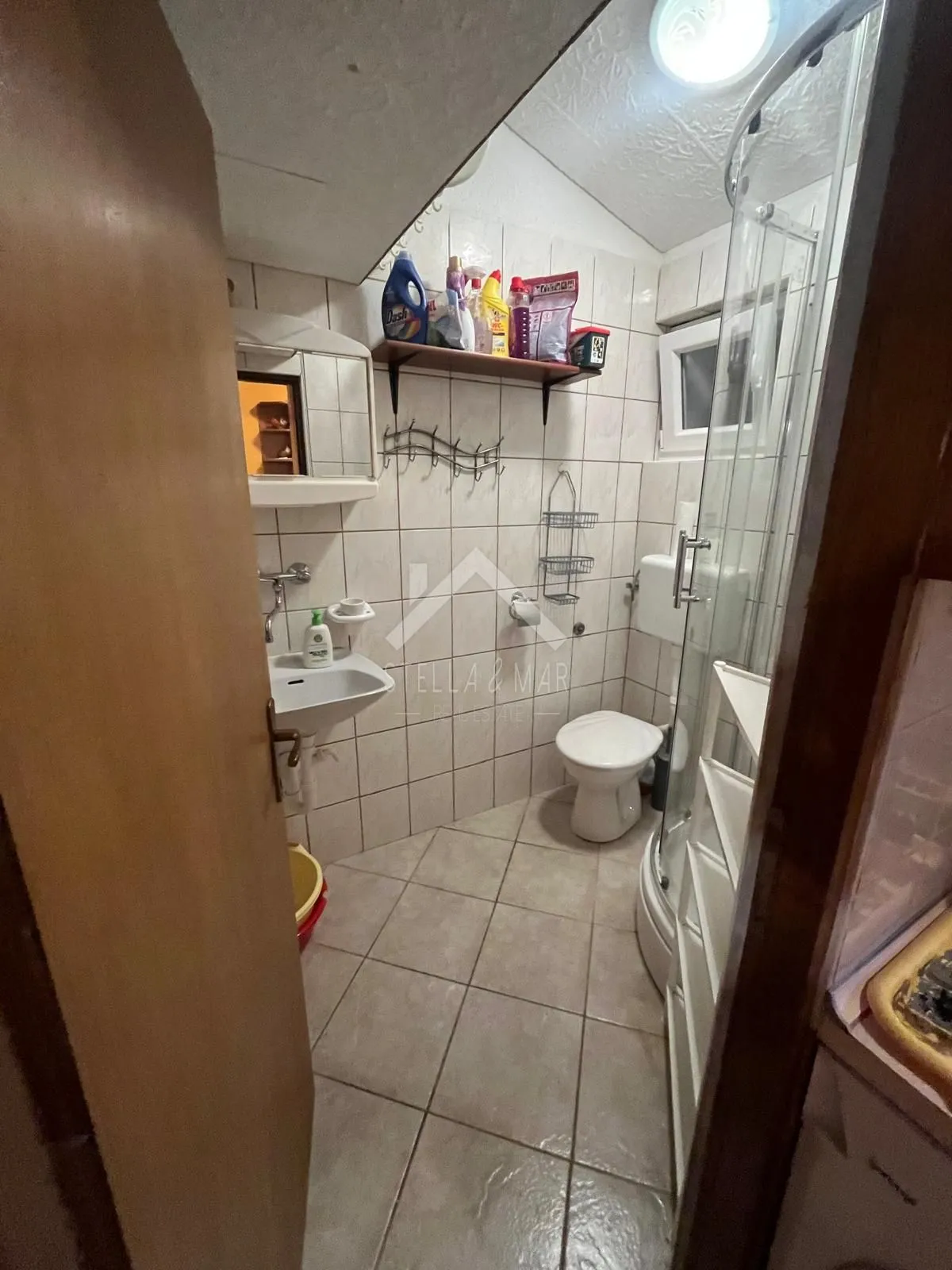 kuća sa dva stana 240m do mora, pogled - vir - slika 12