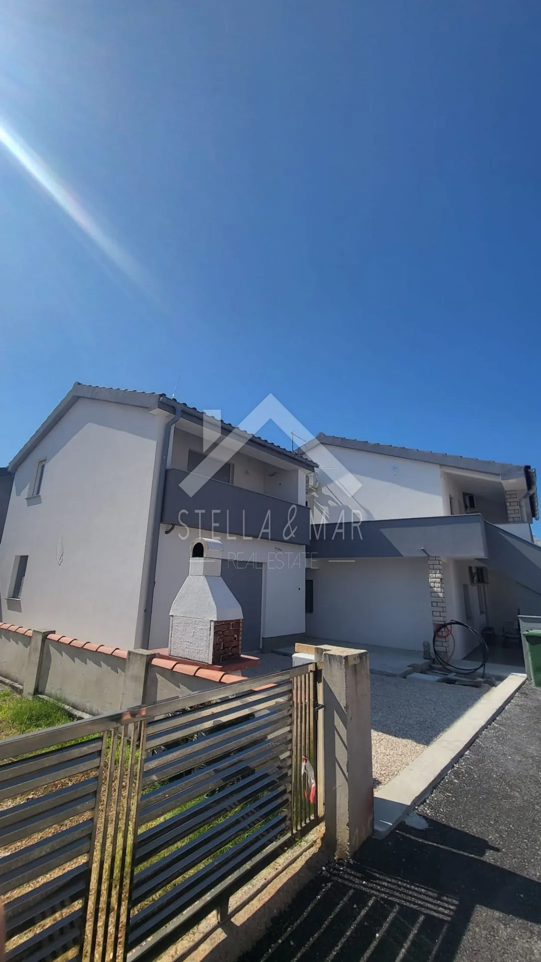kuća sa 5 apartmana, 150m do mora - vir - slika 3