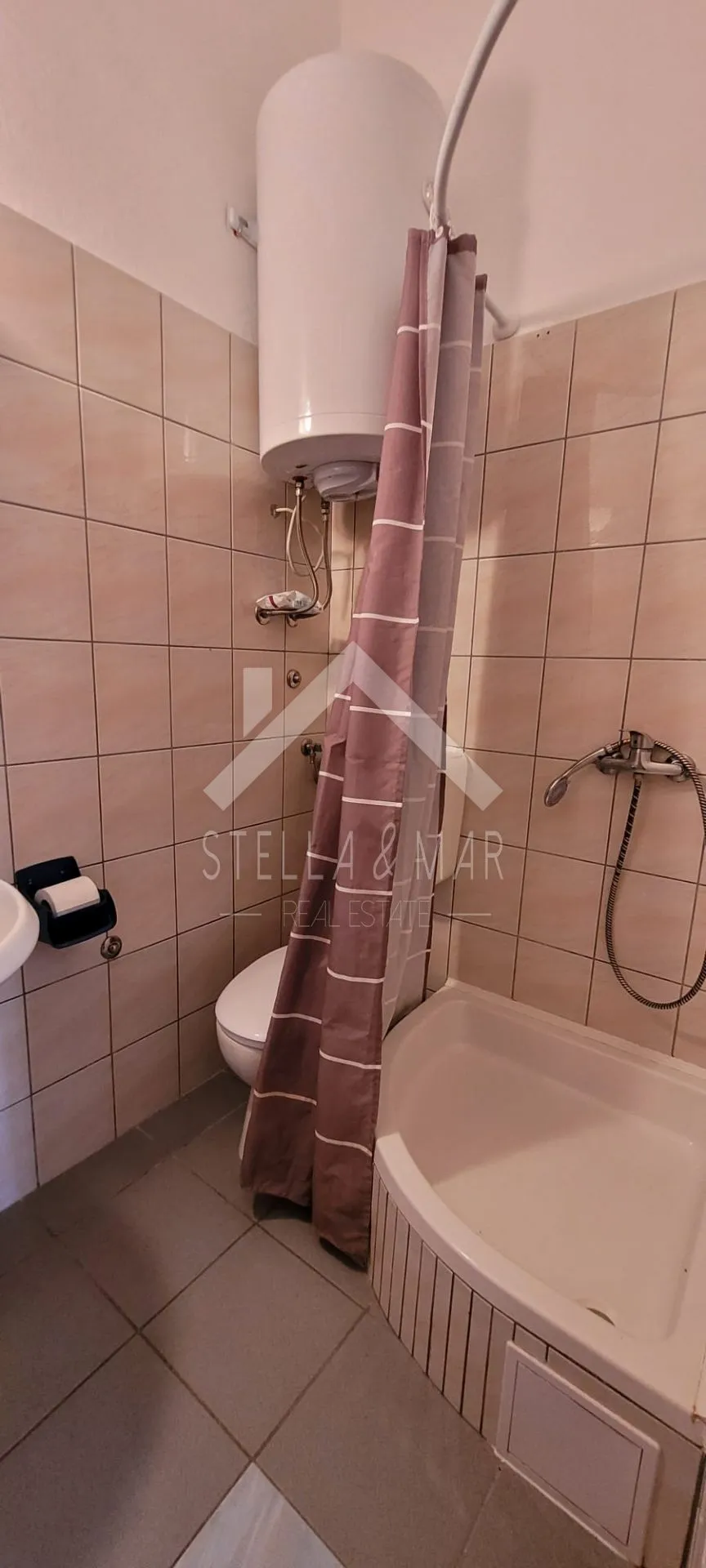 kuća sa 8 apartmana - vir - slika 28