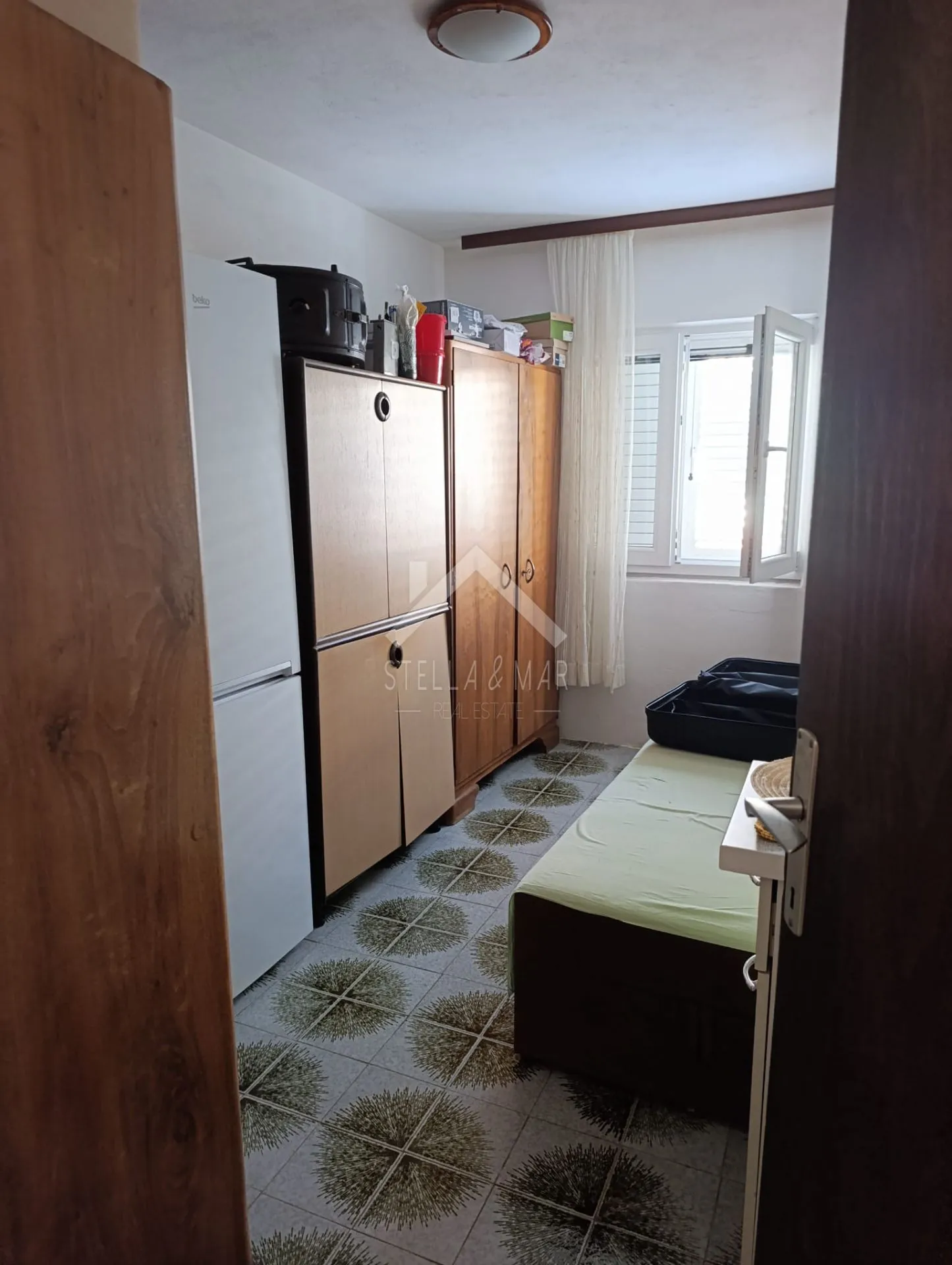 kuća sa dva stana i garažom - vir - slika 16