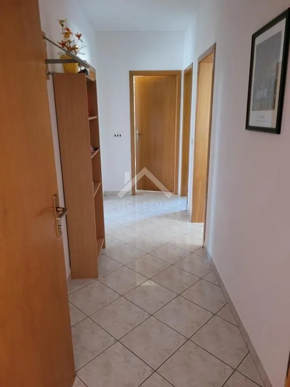 apartmanska kuća sa garažom i predivnom okućnicom - vir - slika 15