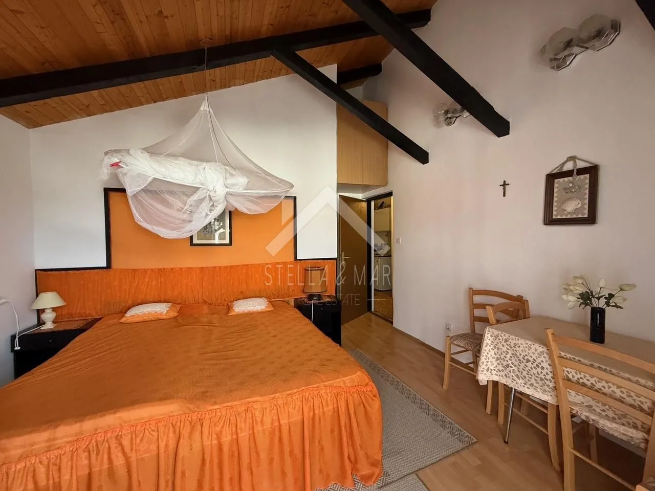 kuća sa dva apartmana drugi red od mora - vir - slika 16