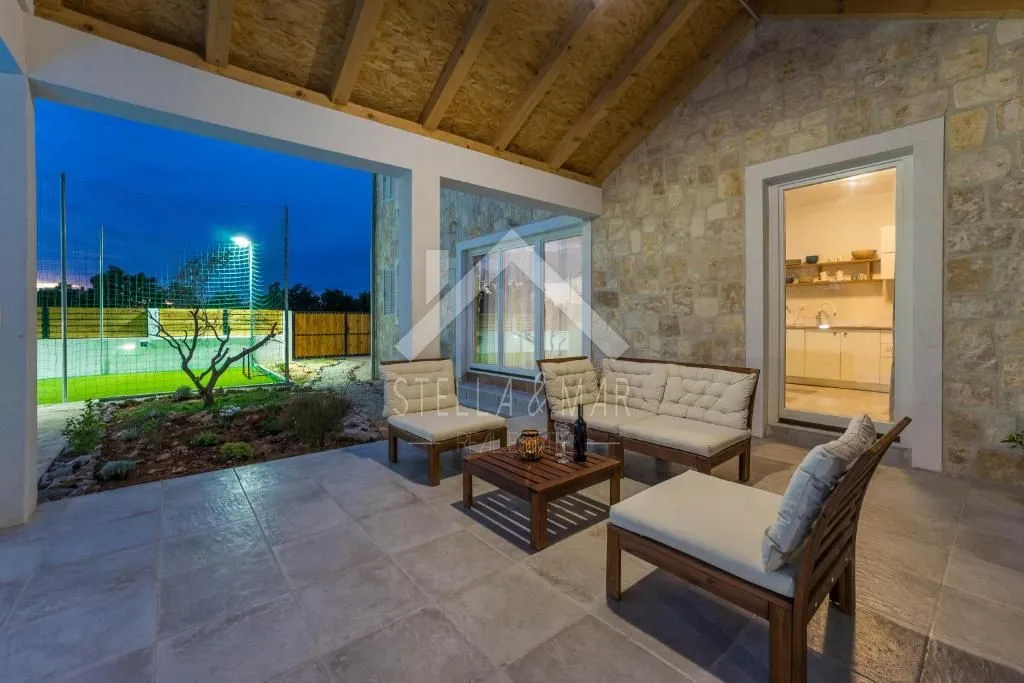 vila sa bazenom - zaton - slika 33