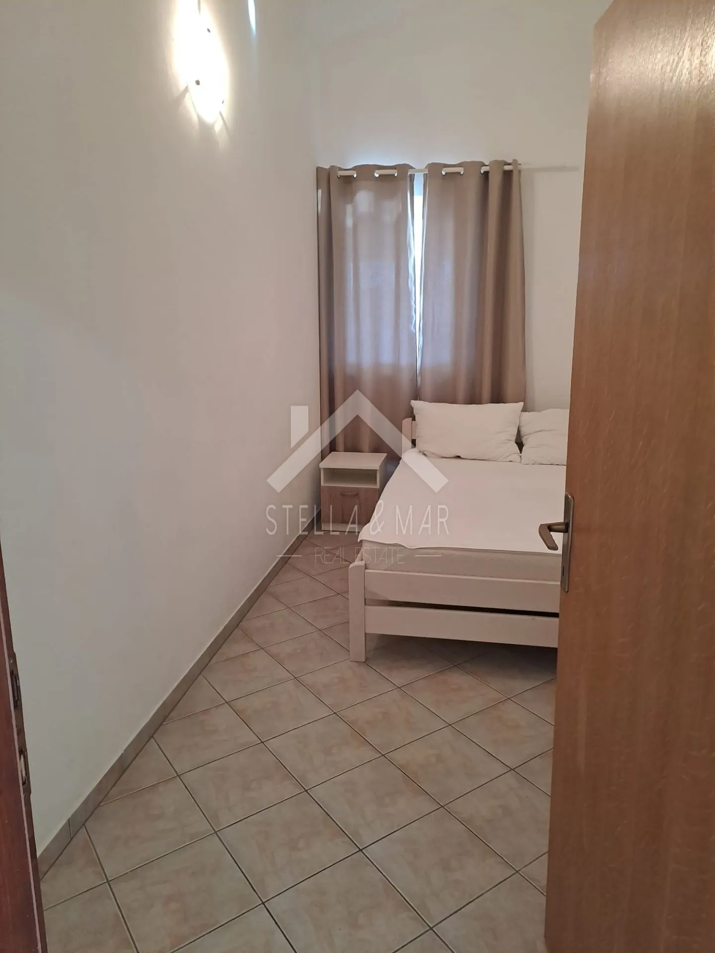 prostrana kuća sa 4 apartmana - vir - slika 17