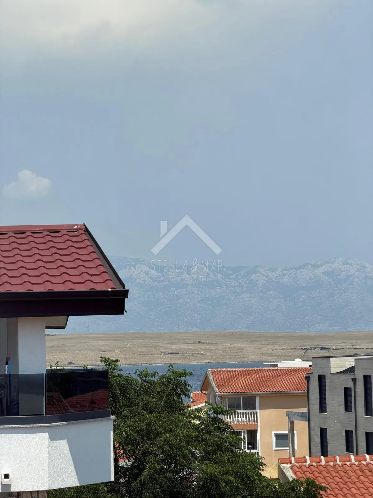 novo* kuća sa dva stana i krovnom terasom - vir - slika 20