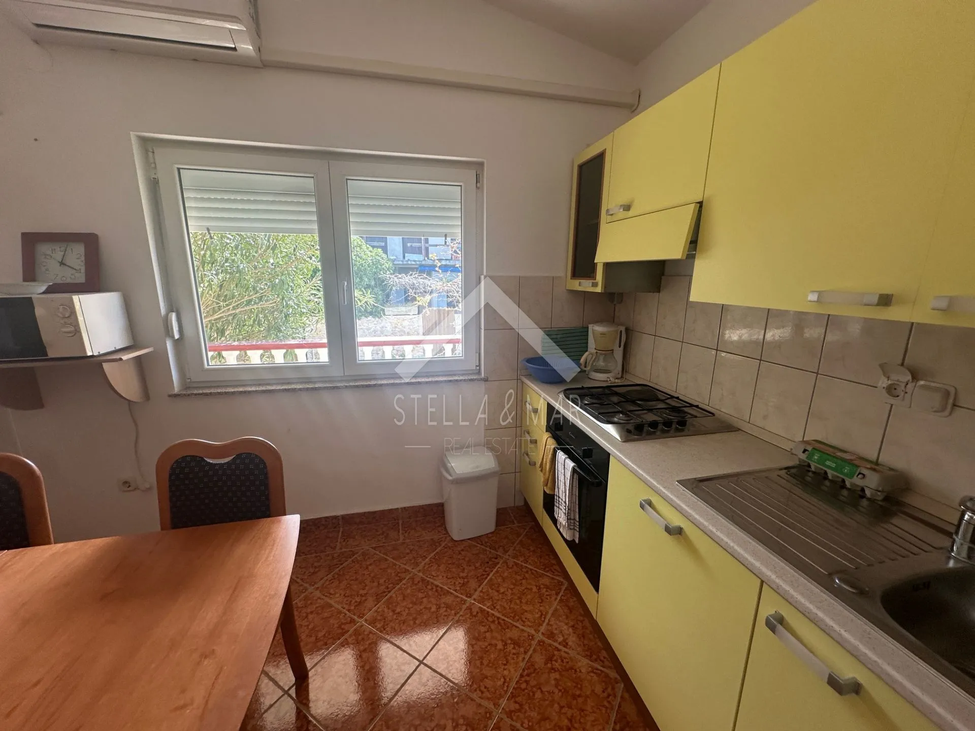 prizemnica sa 2 stana, pored plaže - vir - slika 3