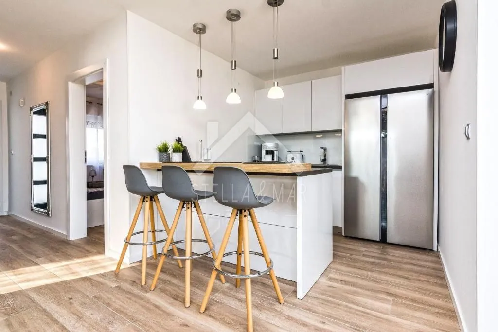vila sa bazenom, dva apartmana - vir - slika 7
