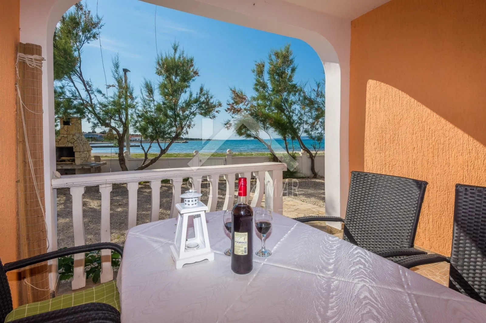 apartmanska kuća prvi red do mora - vir - slika 10