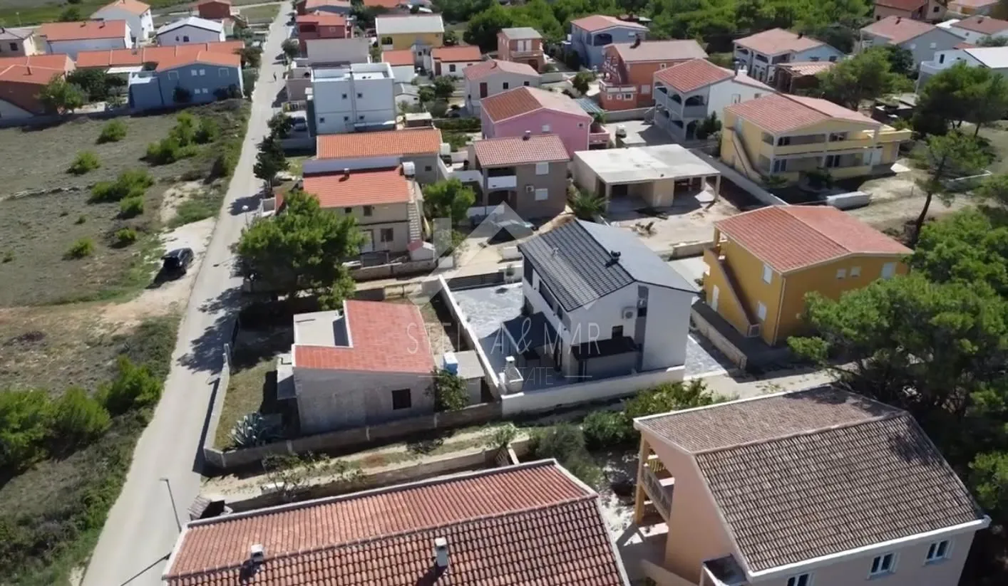 predivna, nova, moderno uređena kuća sa pogledom - vir - slika 33