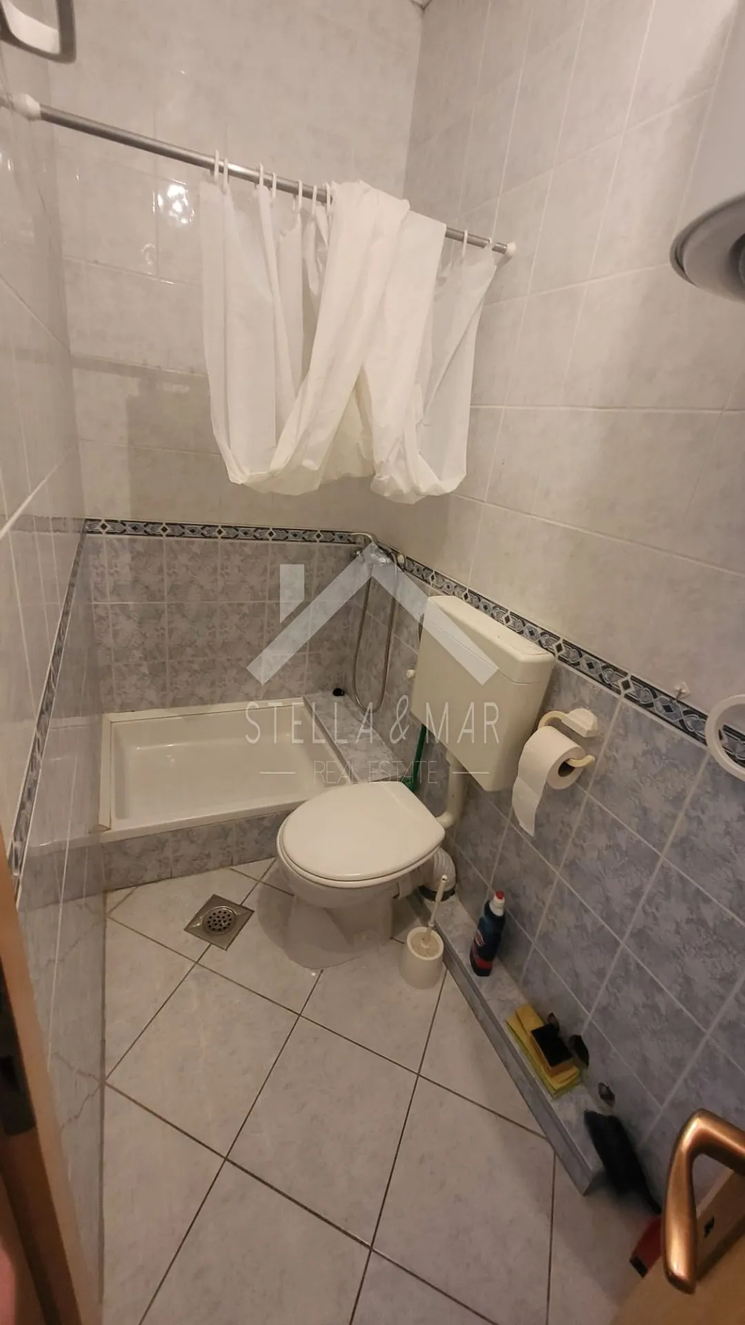 kuća sa 5 apartmana, 150m do mora - vir - slika 24