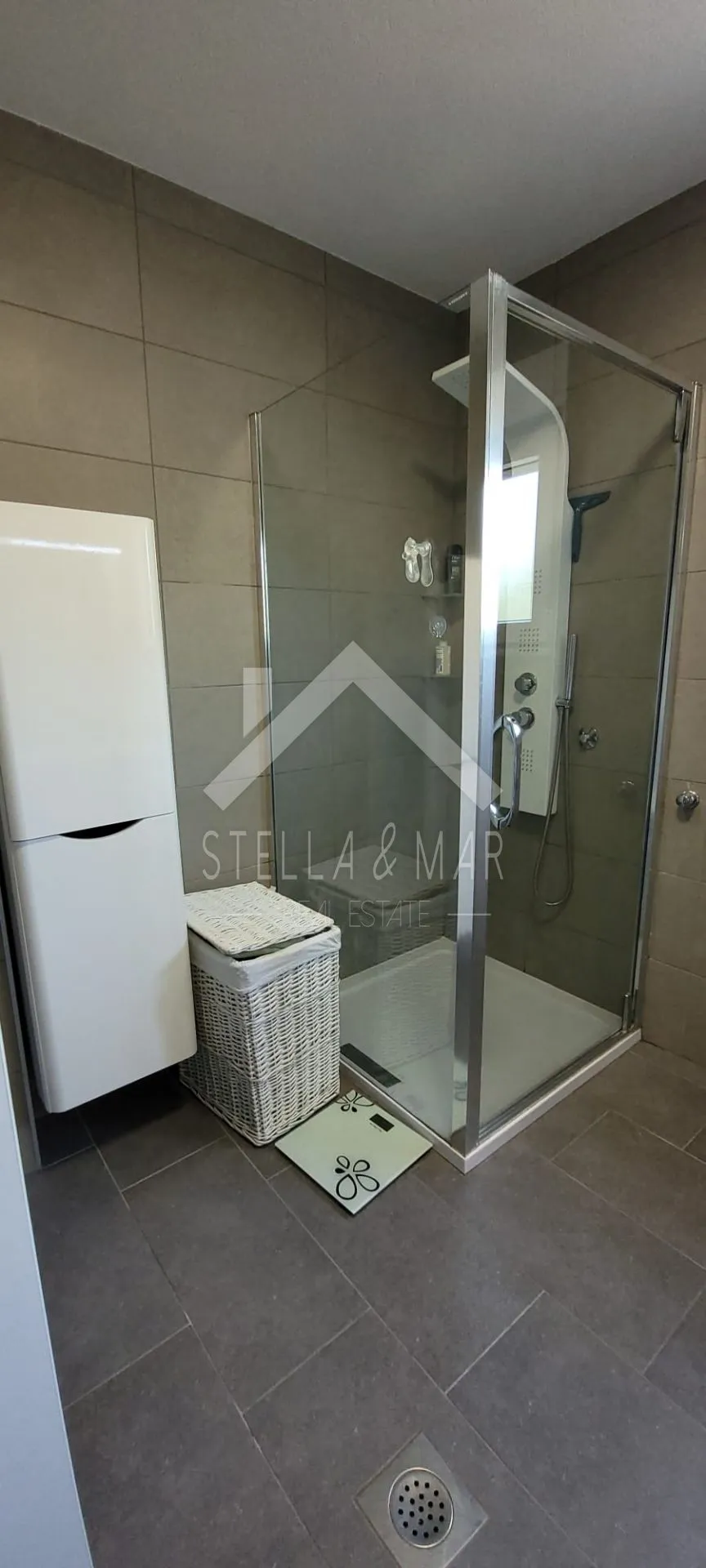 kuća sa 5 apartmana sa pogledom na more - vir - slika 10