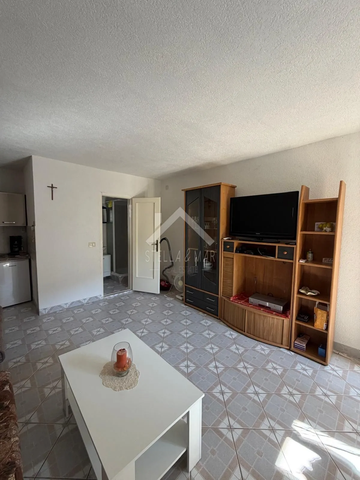 kuća sa 3 apartmana i garažom 350m do mora - vir - slika 24