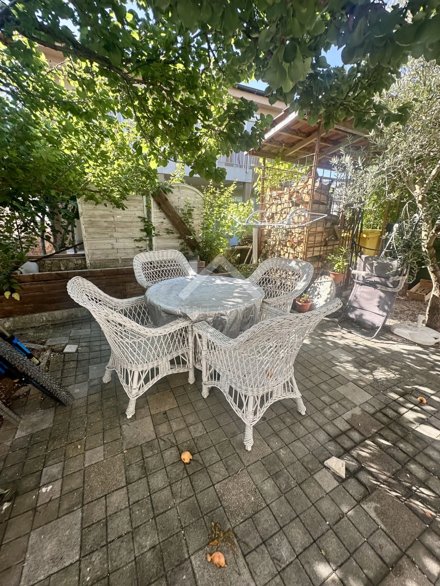 dvojna kuća sa dva stana i garažom - vir - slika 19