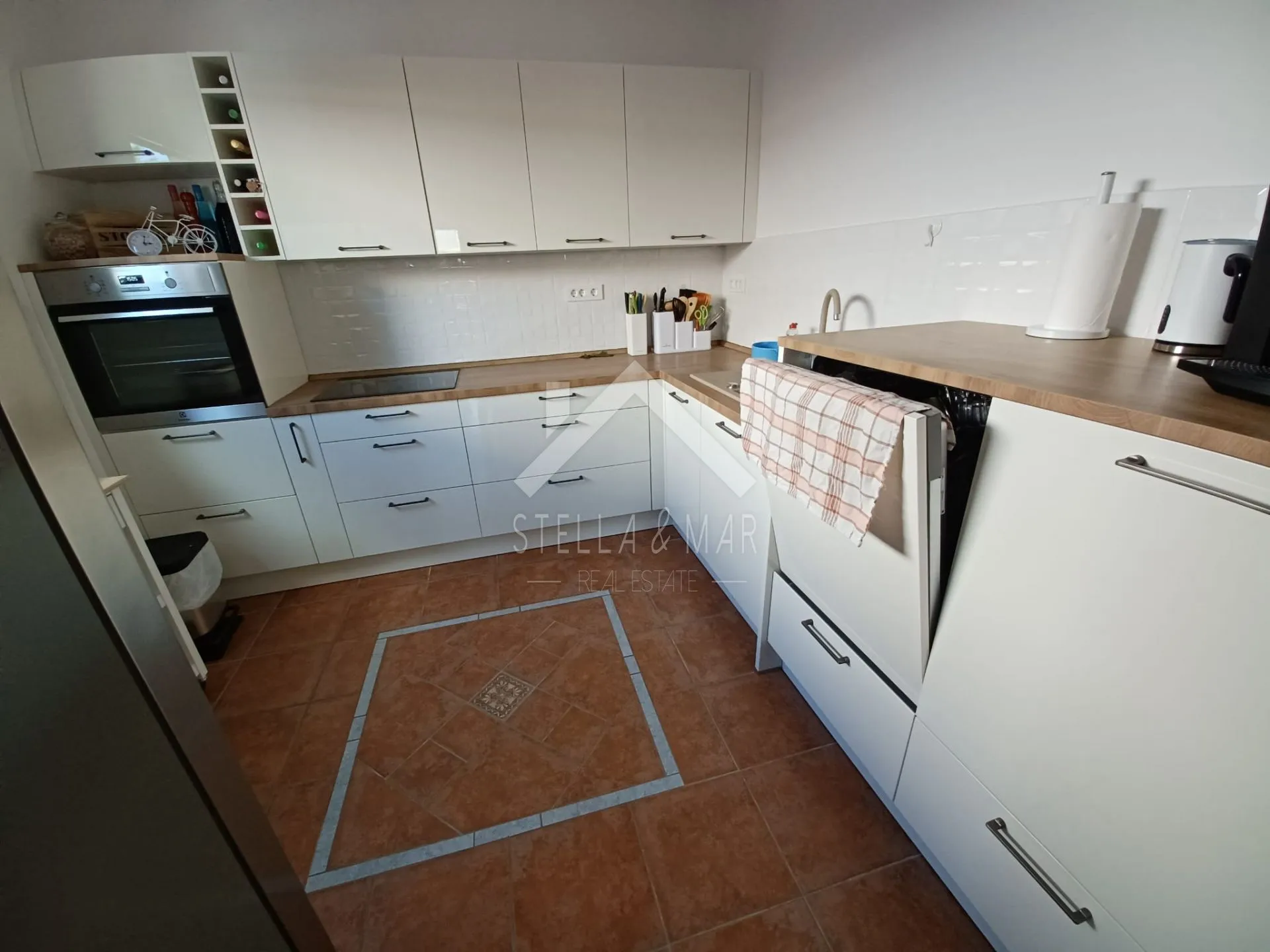 kuća sa tri apartmana - vir - slika 5