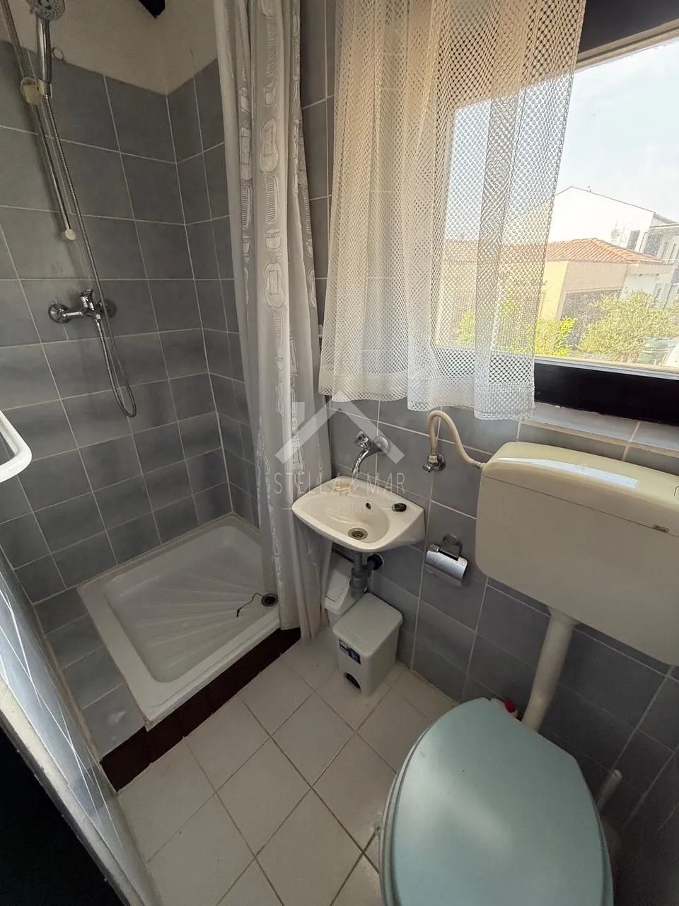kuća sa dva apartmana drugi red od mora - vir - slika 23