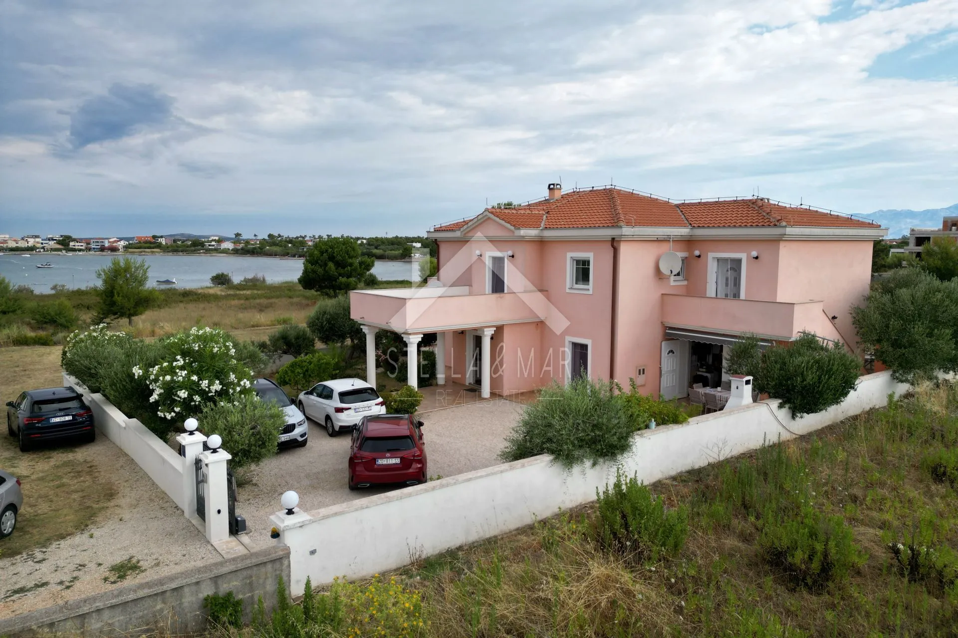 komforna kuća jedinstvenog stila sa pogledom - privlaka - slika 47