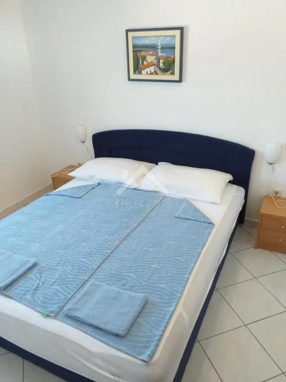 apartmanska kuća sa garažom i predivnom okućnicom - vir - slika 9