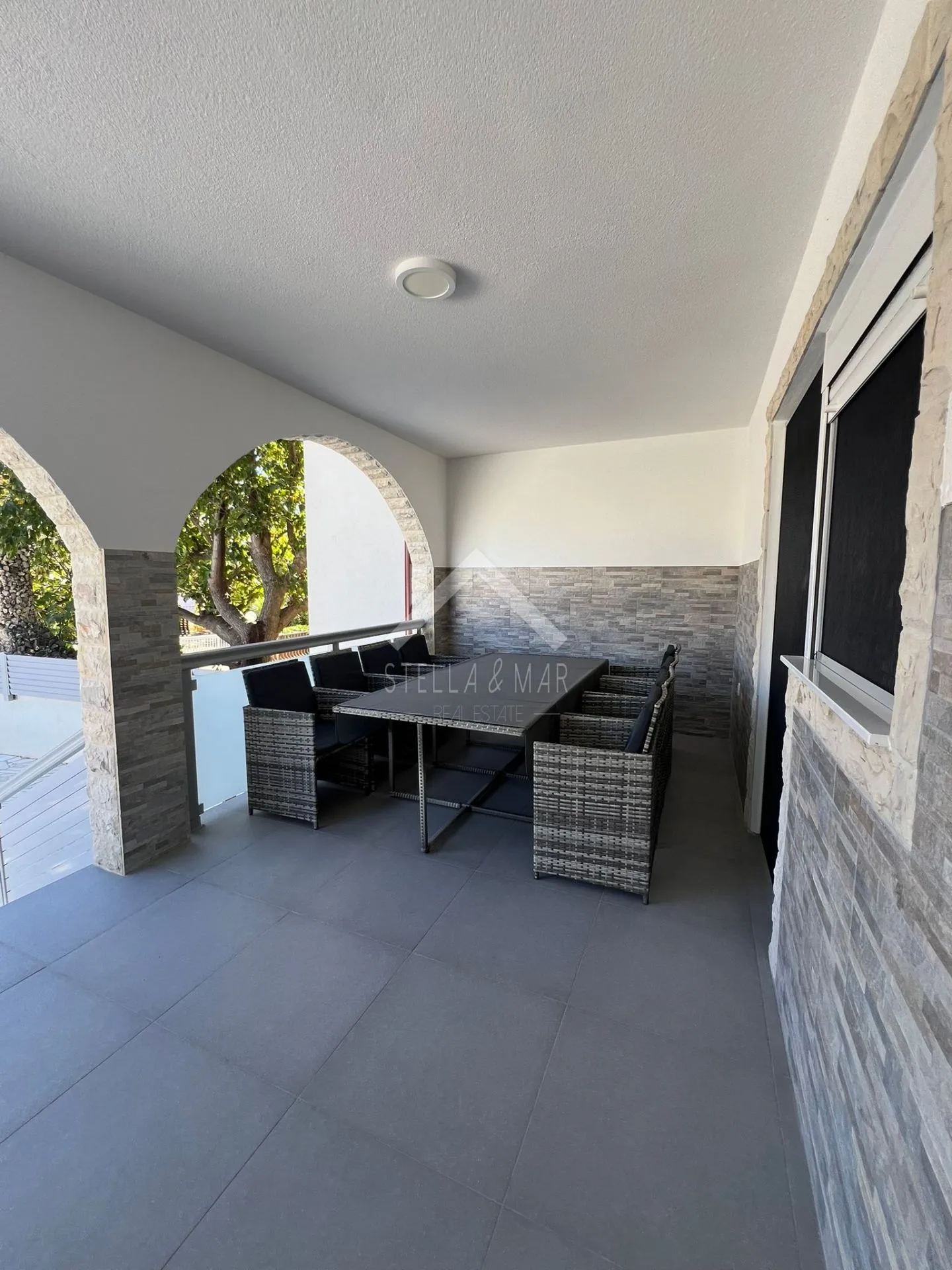 prekrasna kuća sa 3 apartmana - vir - slika 47