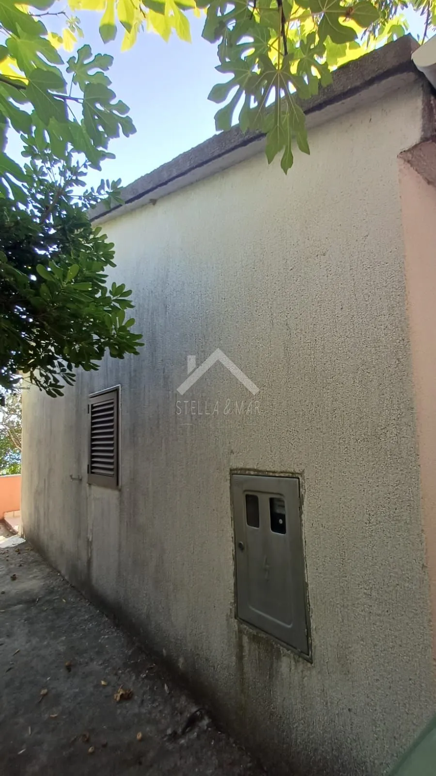 kuća i zemljište prvi red uz more - rtina - slika 33