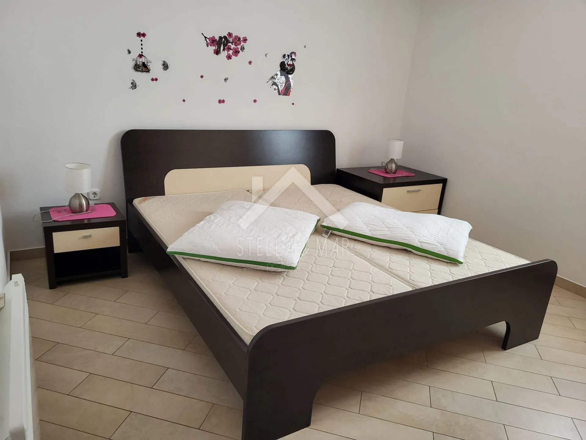 dvosobni apartman, drugi red od mora - vir - slika 11