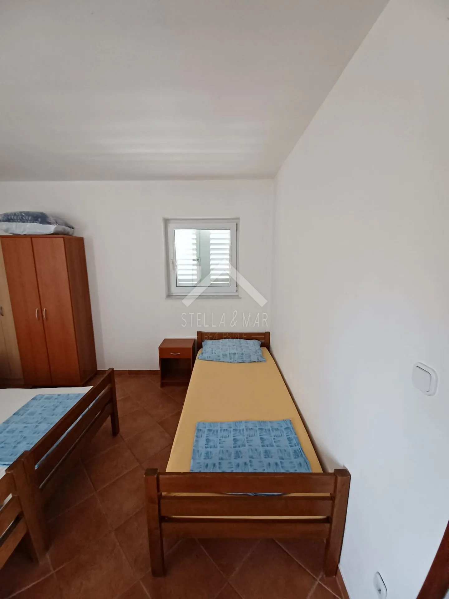 kuća sa 6 apartmana 1. red do mora - vir - slika 14
