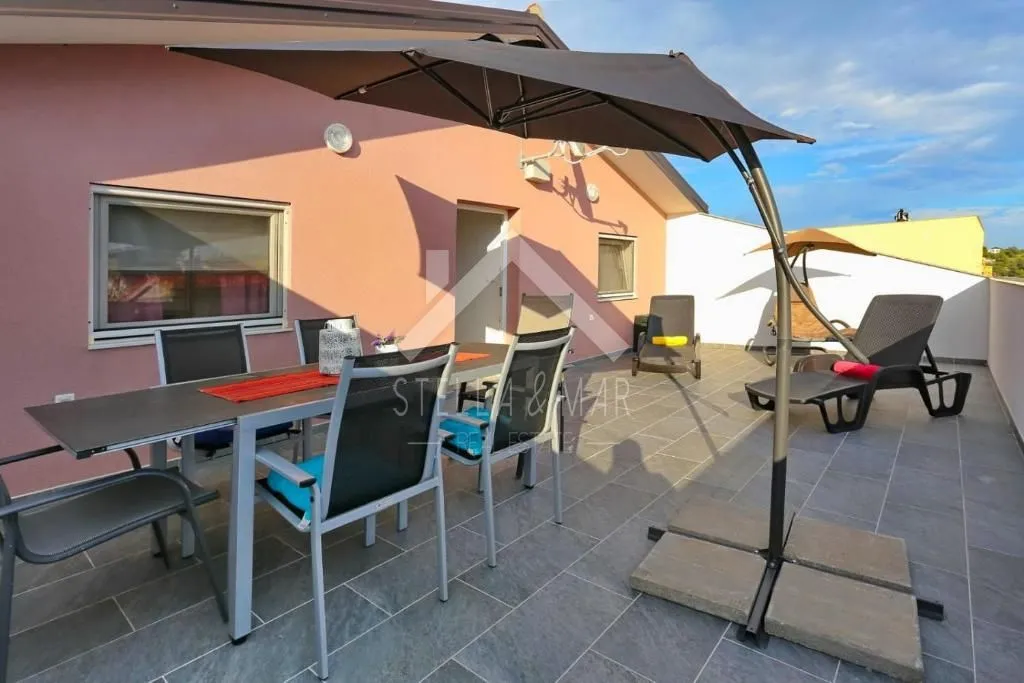 apartmanska kuća, novouređena, pogled na more - vir - slika 49