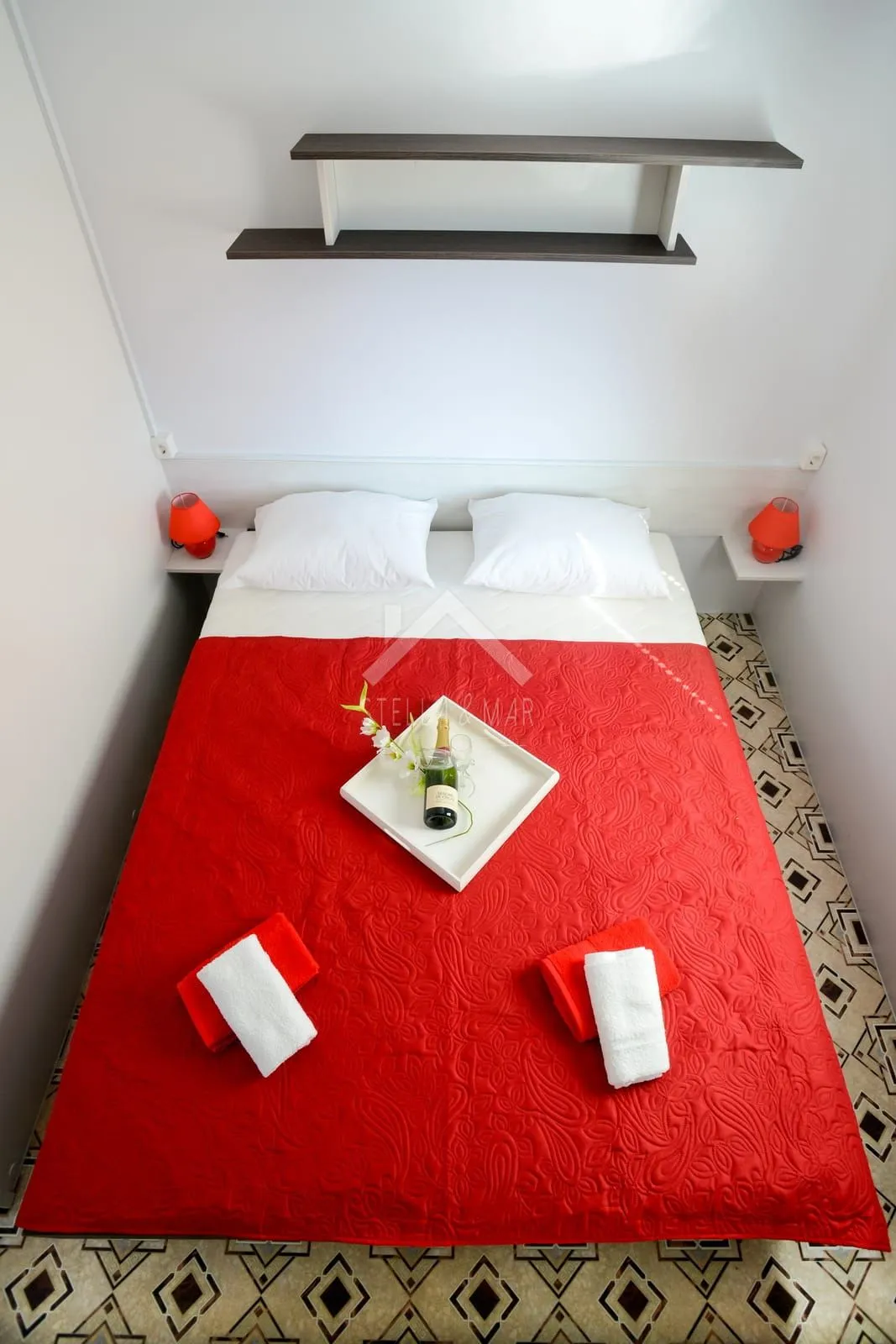 apartman sa 3 pomoćna objekta i bazenom - privlaka - slika 11