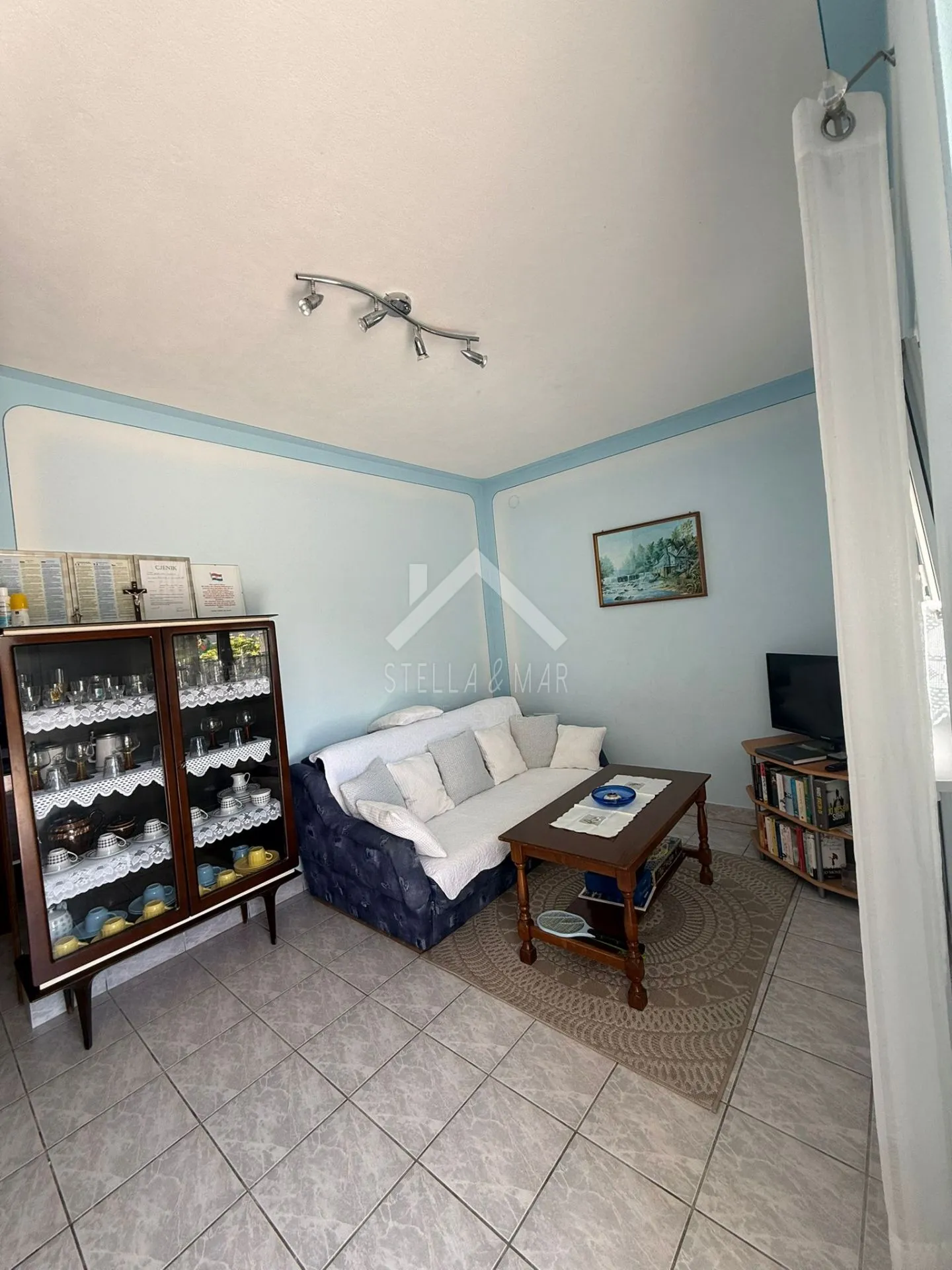 kuća sa dva apartmana, prostrano dvorište - vir - slika 4