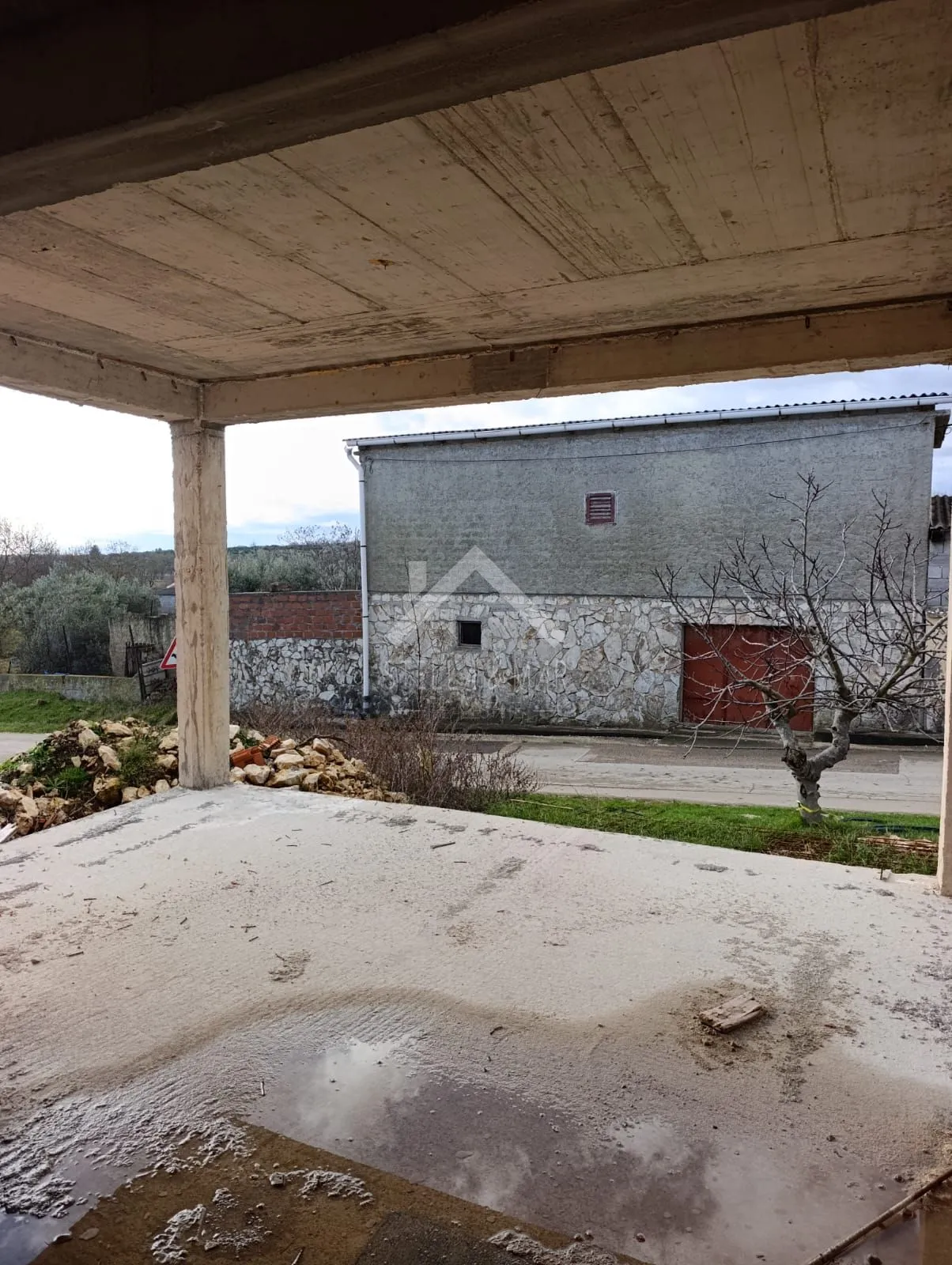 prizemnica u rohbau stanju - grbe - slika 6