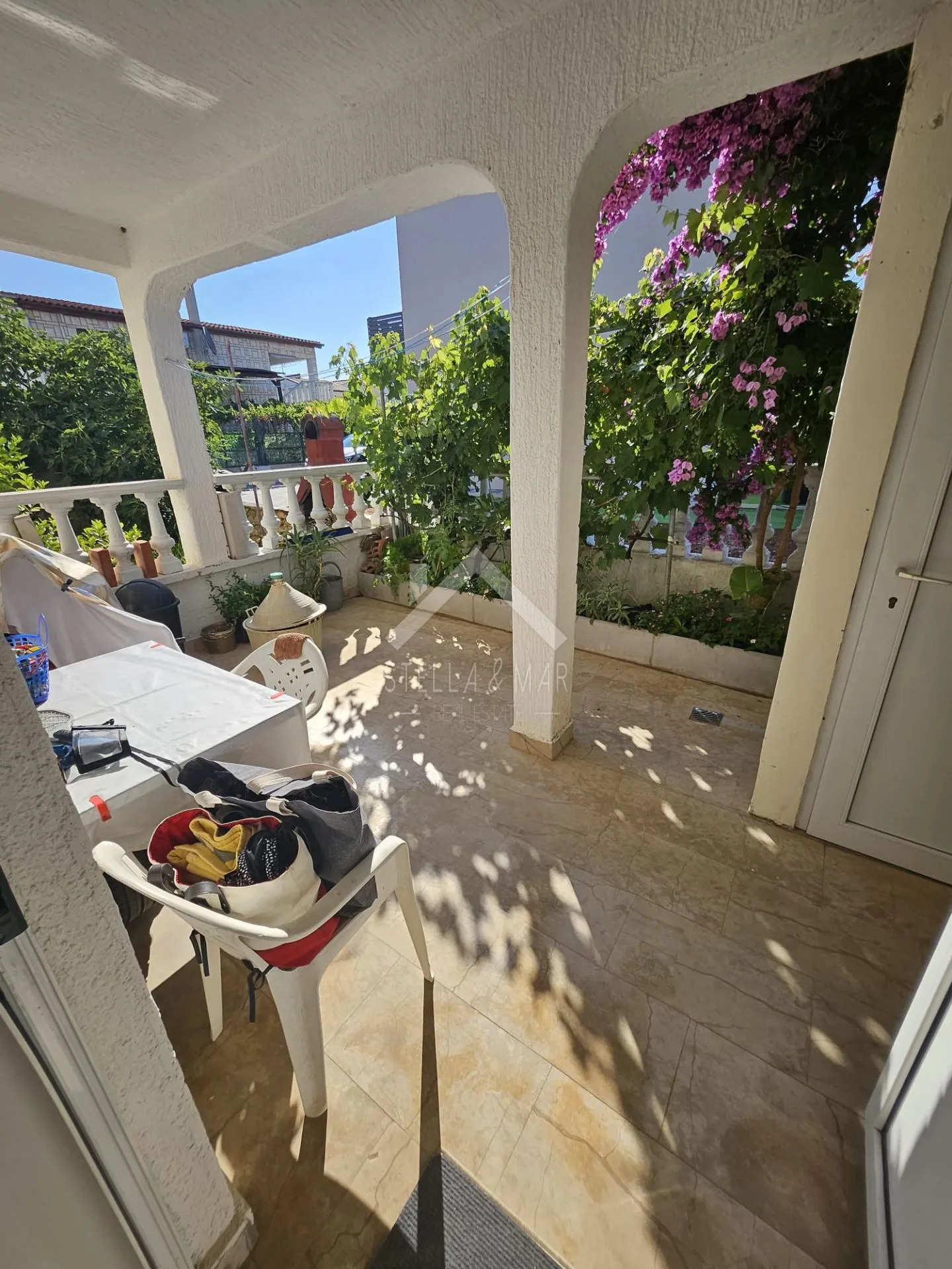 kuća u nizu sa dva apartmana - vir - slika 23