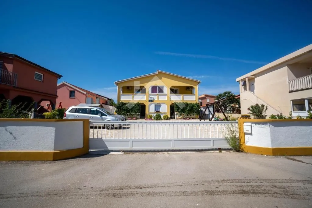 samostojeća kuća sa 5 apartmana - vir - slika 3